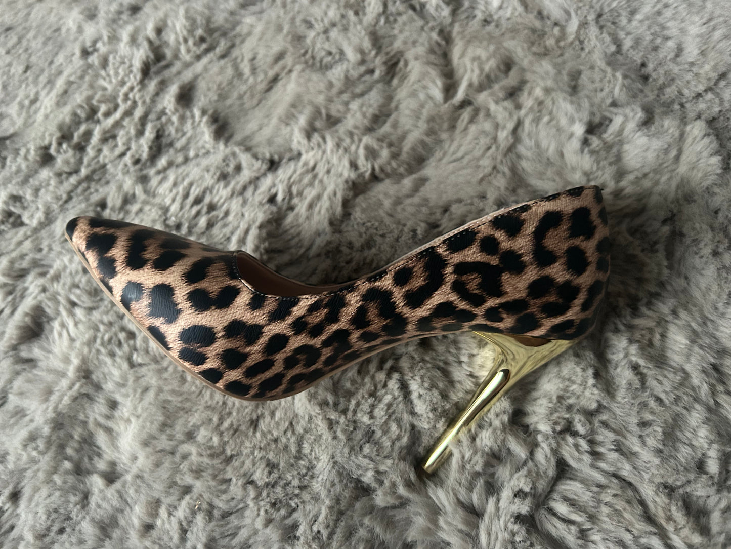 TACCHI LEOPARDATI